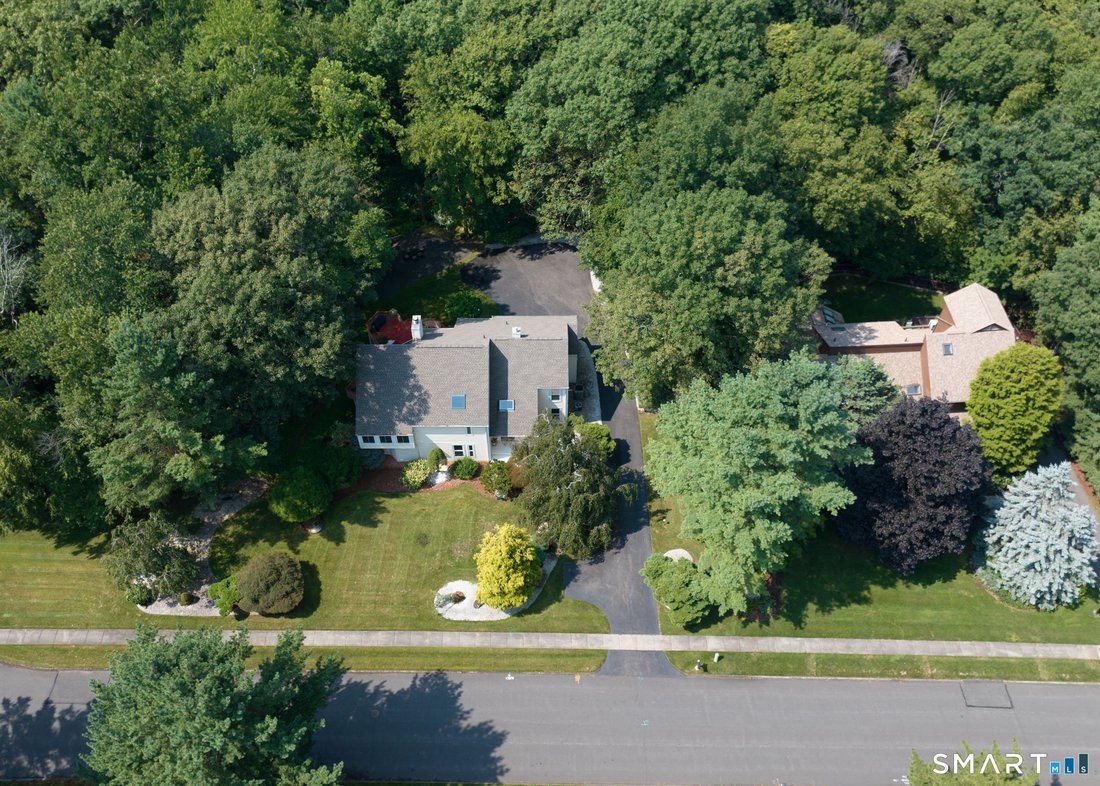 House in Glastonbury, Connecticut, United States 2 - 18694663