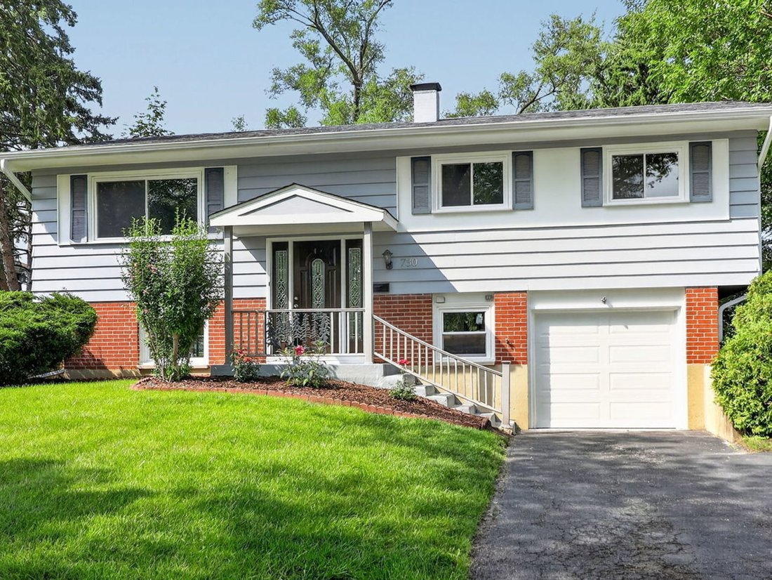 House in Hoffman Estates, Illinois, United States 1 - 18694937