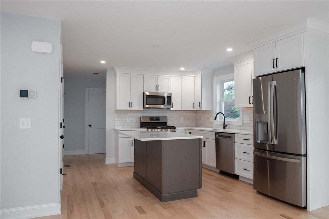 House in Warwick, Rhode Island, United States 5 - 18694838