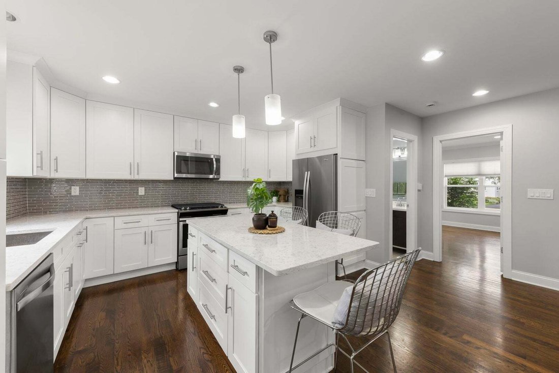 House in Glen Ellyn, Illinois, United States 4 - 18695076