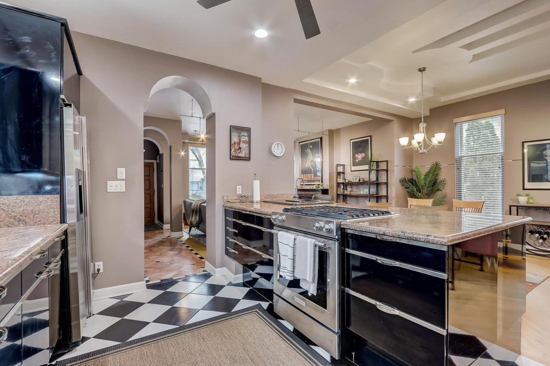 Milwaukee, Wisconsin, United States 3 - 18694346
