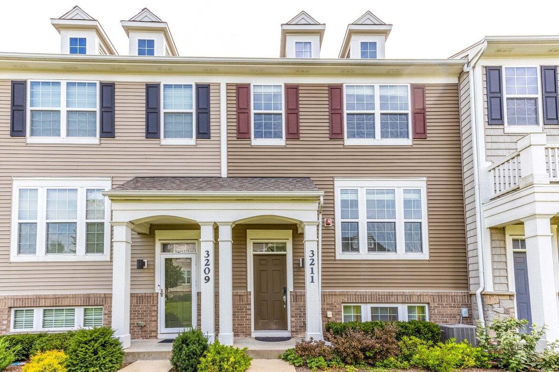 Townhouse in Glenview, Illinois, United States 2 - 18695037