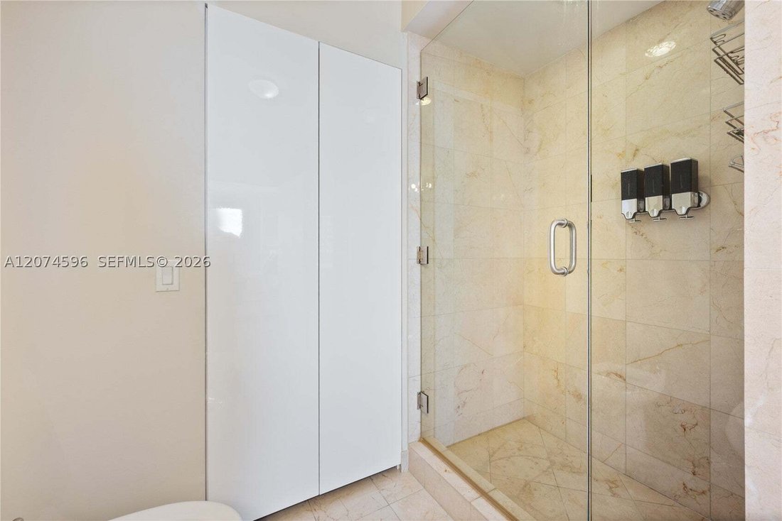 Condo in Miami Beach, Florida, United States 4 - 18694602