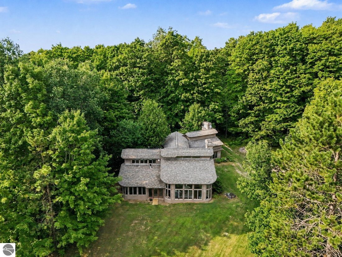 House in East Jordan, Michigan, United States 3 - 18694517