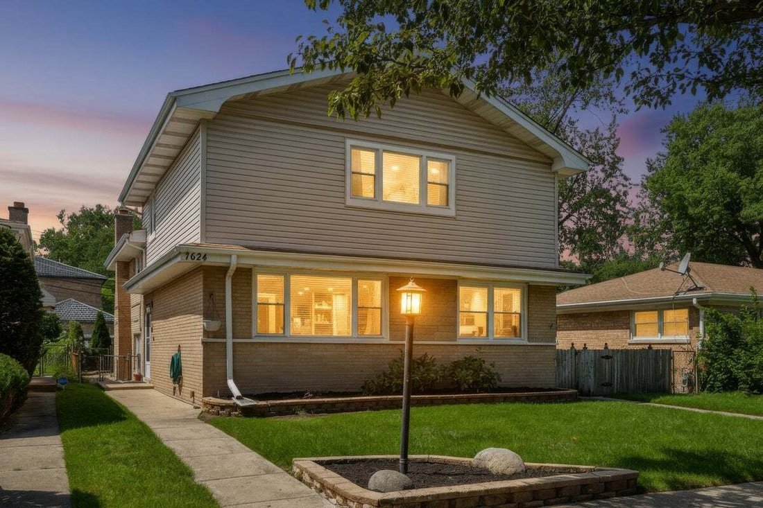 House in Skokie, Illinois, United States 1 - 18695103