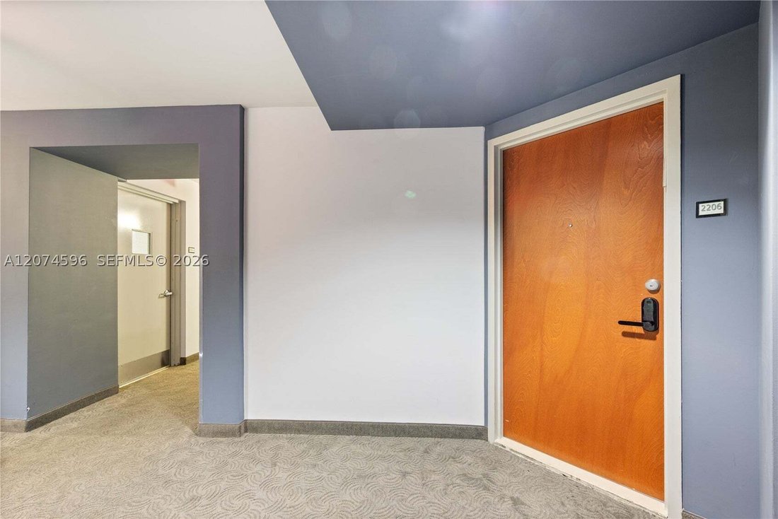 Condo in Miami Beach, Florida, United States 5 - 18694602