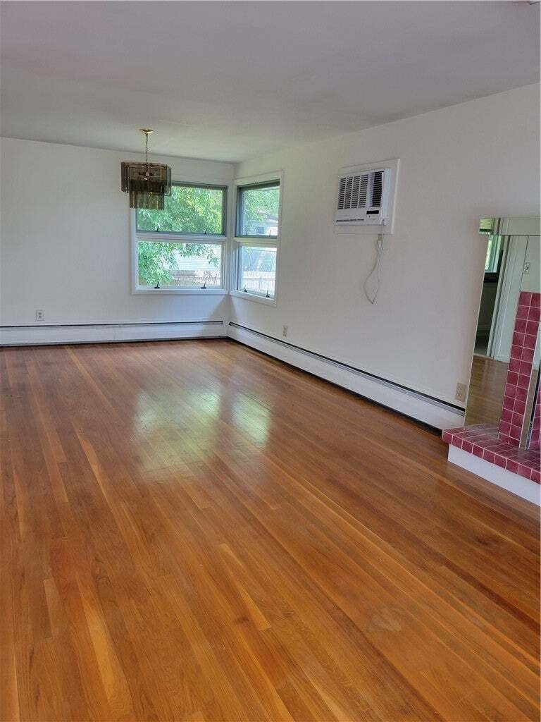 House in Cranston, Rhode Island, United States 5 - 18694841