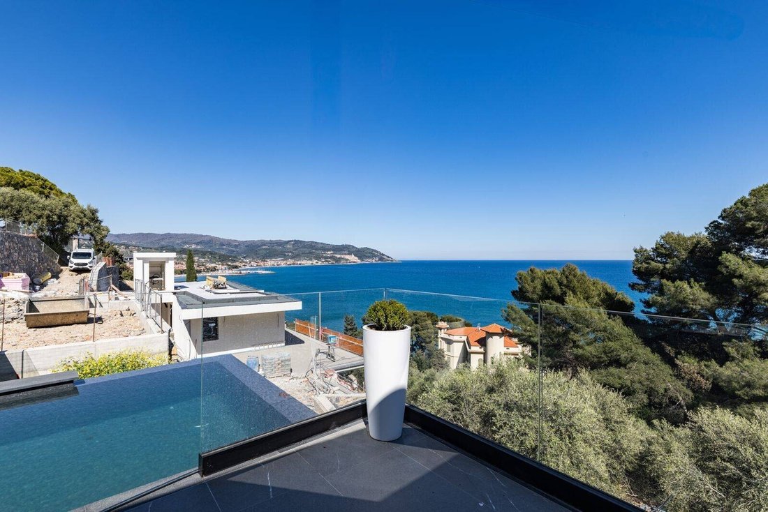 Villa in Porto Maurizio, Imperia, Liguria 3 - 18695304