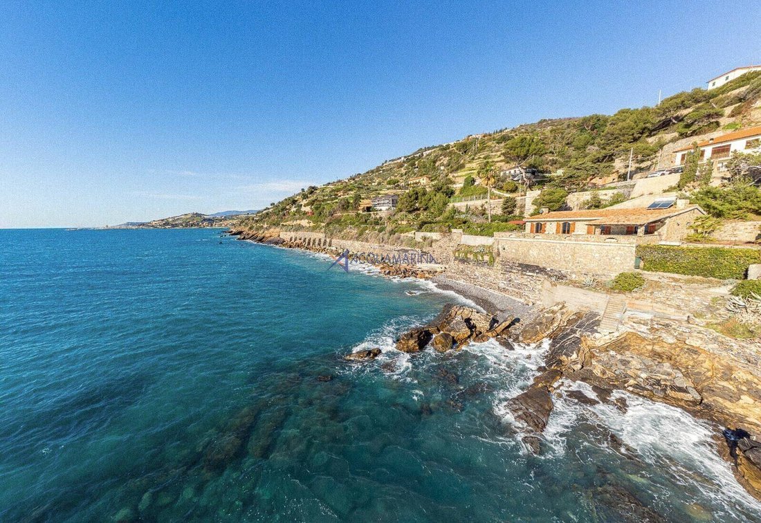 Villa in Cipressa, Liguria, Italy 1 - 18674893