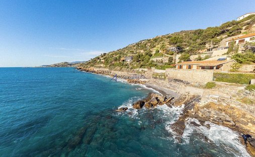 Villa in Cipressa, Liguria, Italy 1