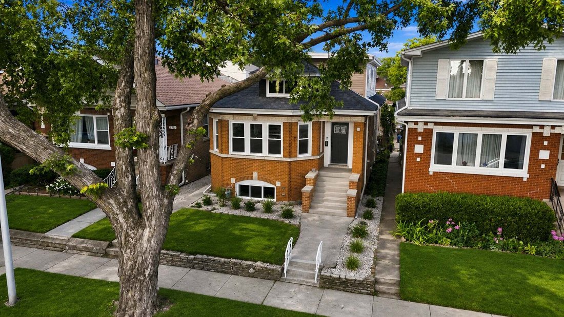 House in Elmwood Park, Illinois, United States 2 - 18694908