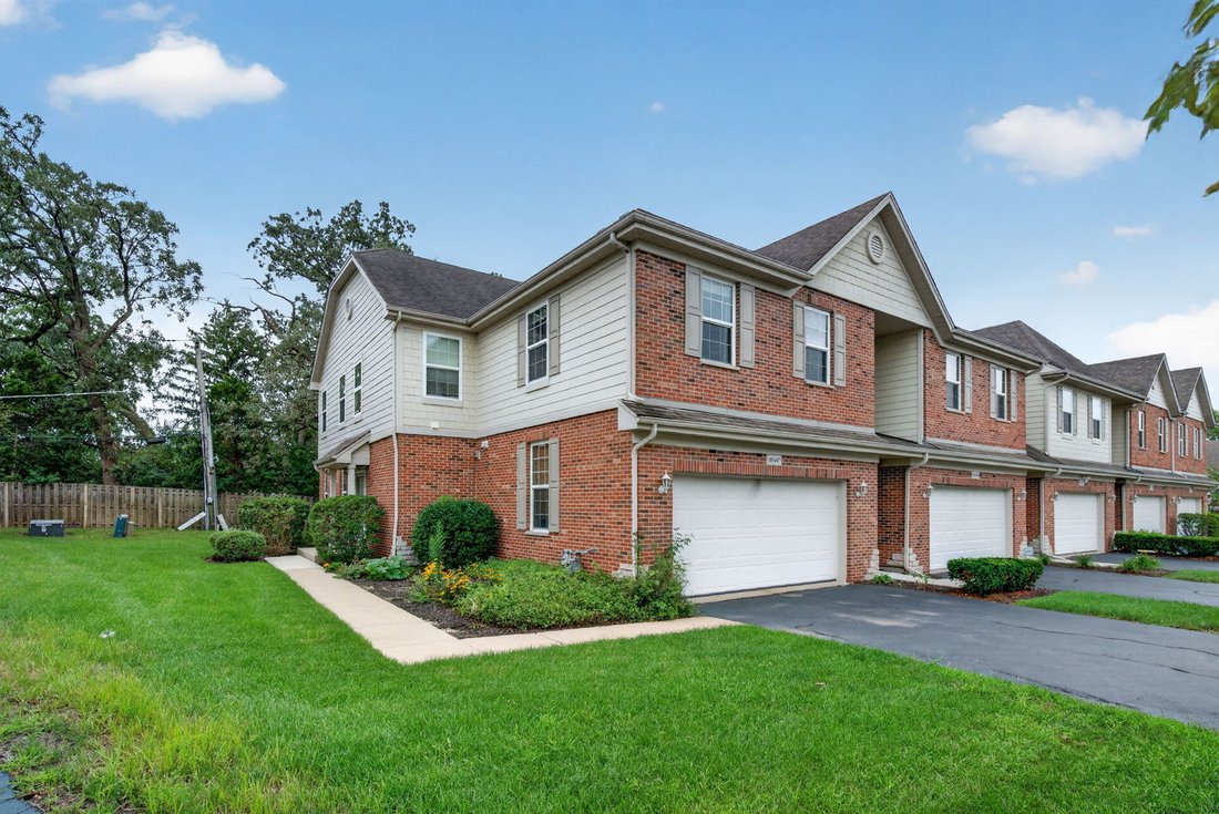 Condo in Burr Ridge, Illinois, United States 1 - 18695025