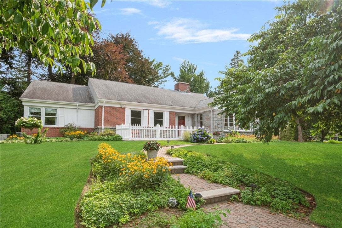 House in Cranston, Rhode Island, United States 2 - 18694818