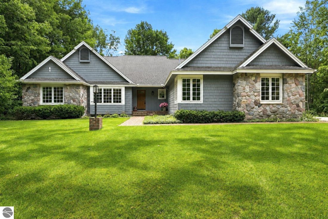 House in Garfield Township, Michigan, United States 1 - 18694489