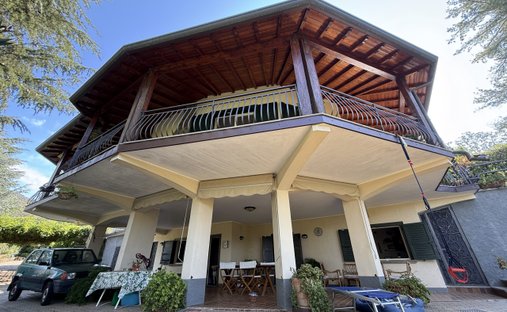 Villa in Monticelli Brusati, Lombardy, Italy 1