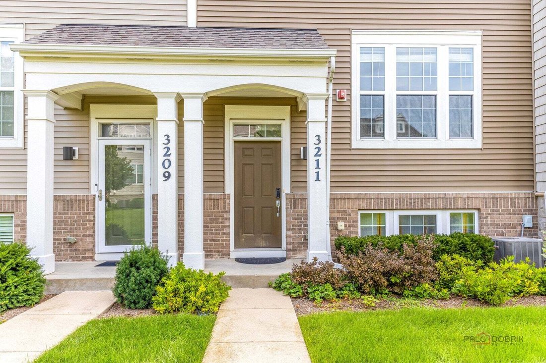Townhouse in Glenview, Illinois, United States 3 - 18695037
