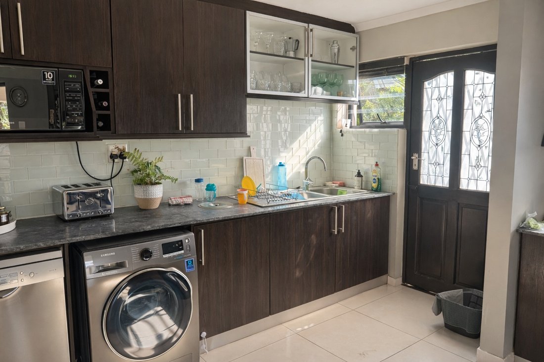House in Table View, Cape Town, South Africa 4 - 18694774