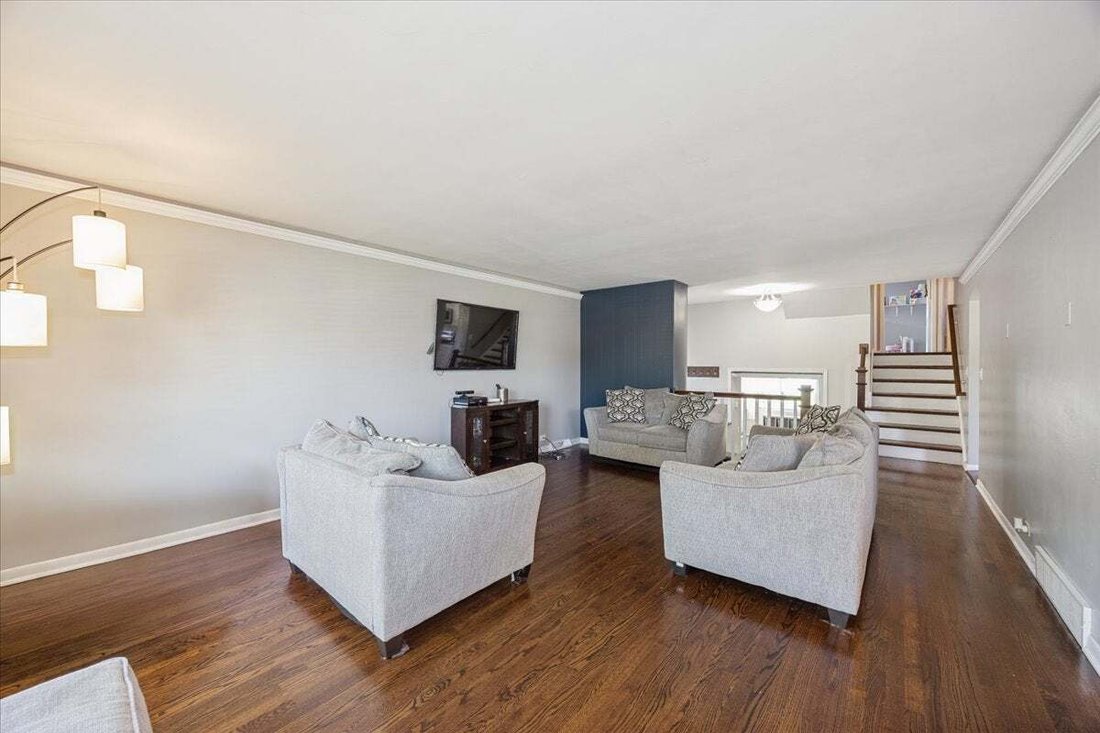 House in Skokie, Illinois, United States 4 - 18695103