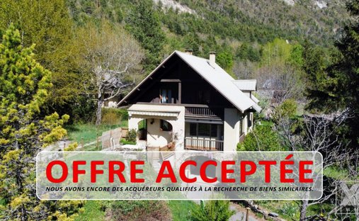 House in Les Vigneaux, Provence-Alpes-Côte d'Azur, France 1