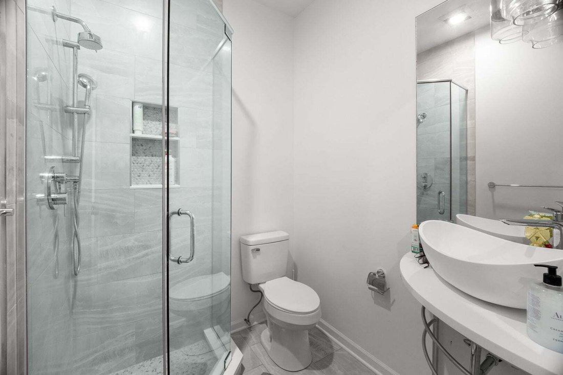 Condo in Chicago, Illinois, United States 2 - 18694980