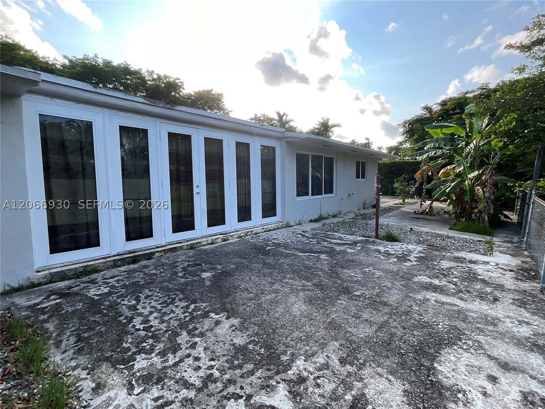 House in Miami, Florida, United States 5 - 18694588