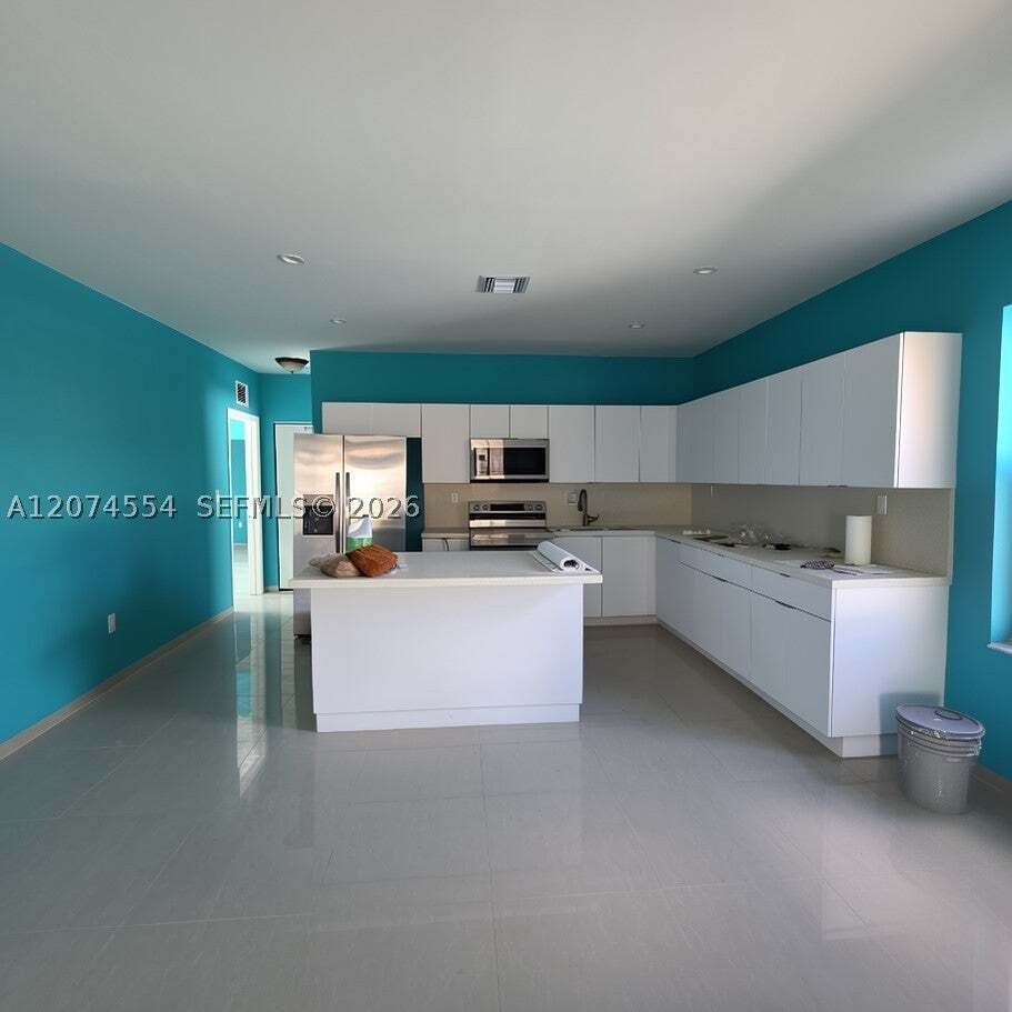 House in Miami, Florida, United States 1 - 18694577