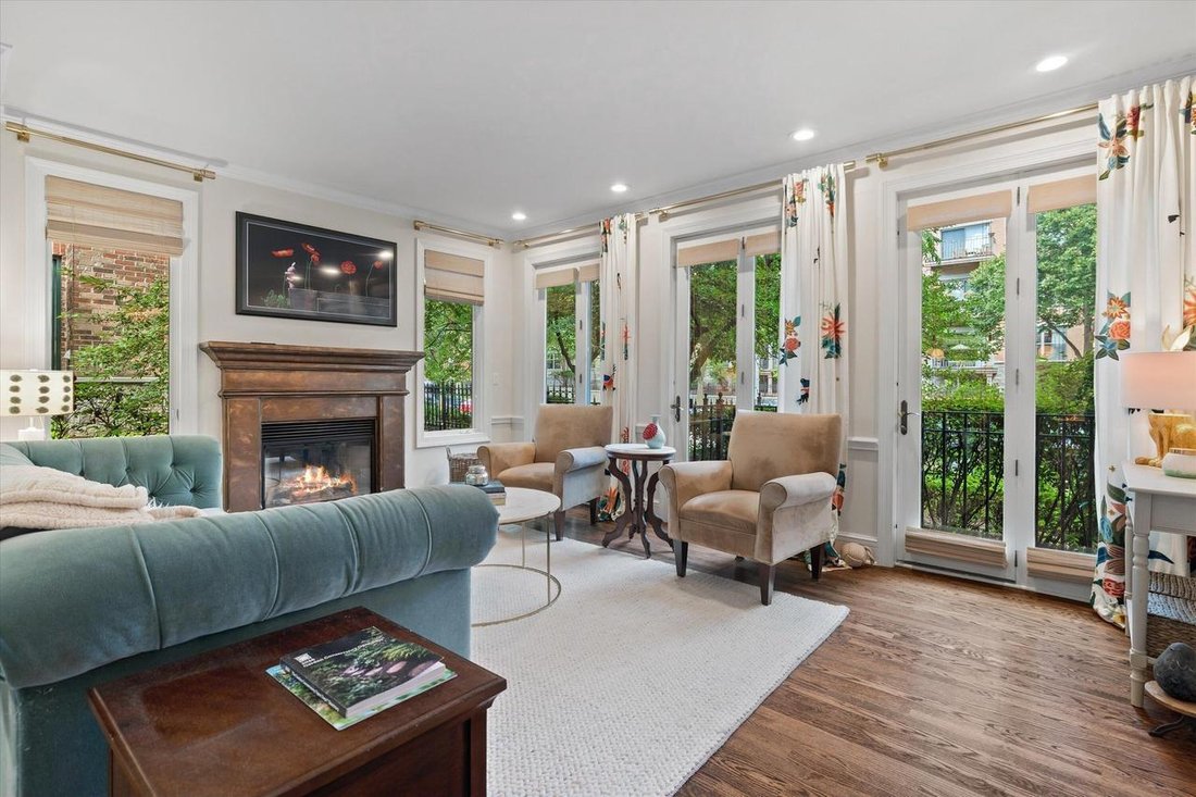 Condo in Milwaukee, Wisconsin, United States 5 - 18694357