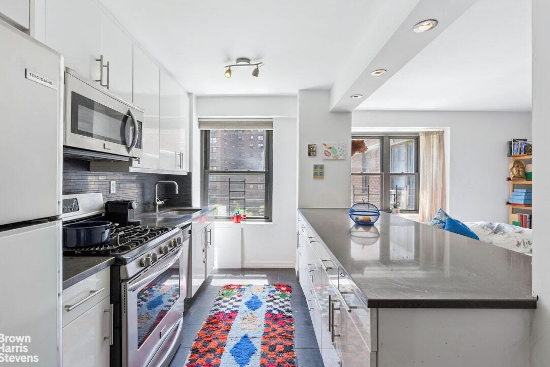 Co Op in New York, New York, United States 4 - 18450592