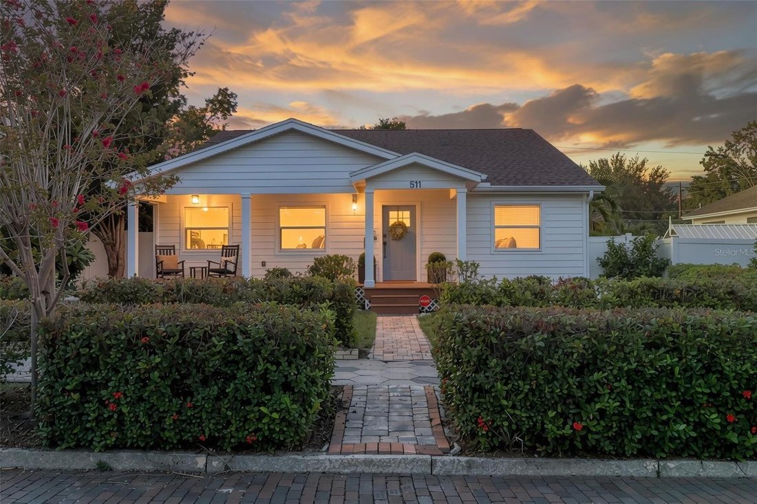 House in St. Petersburg, Florida, United States 1 - 18694739