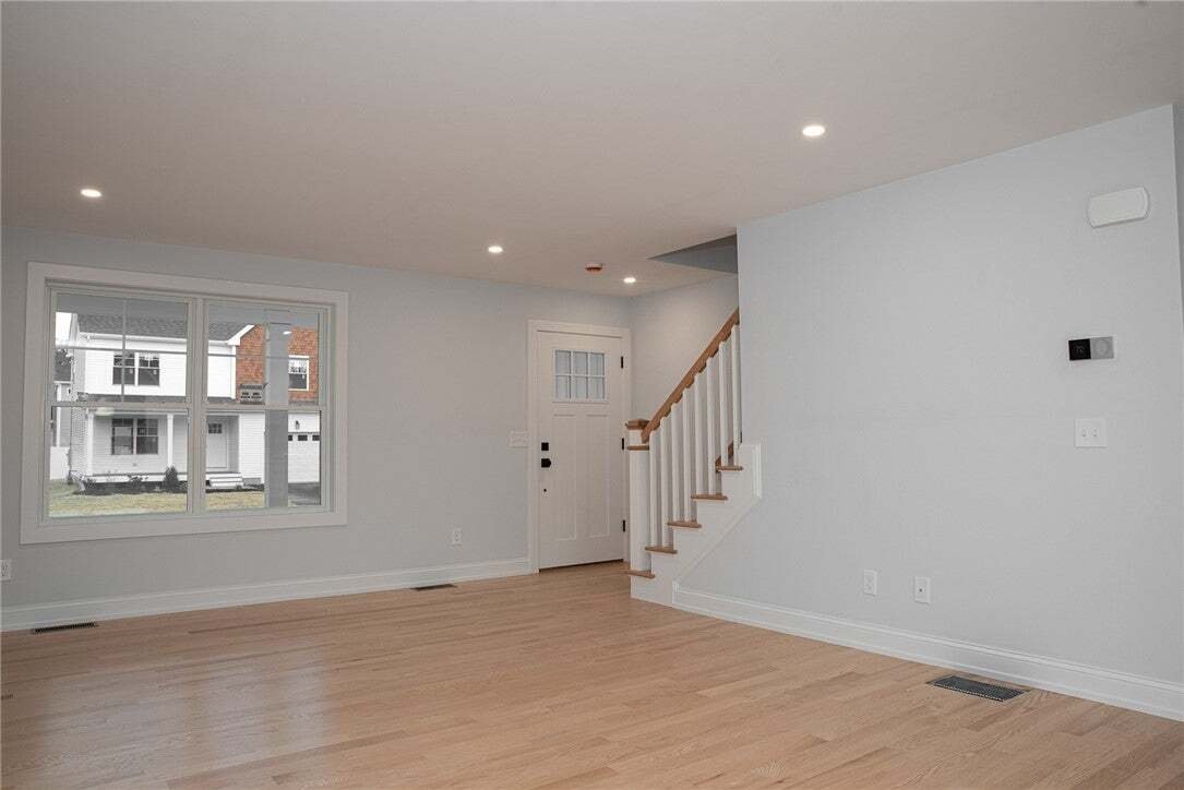 House in Warwick, Rhode Island, United States 4 - 18694838