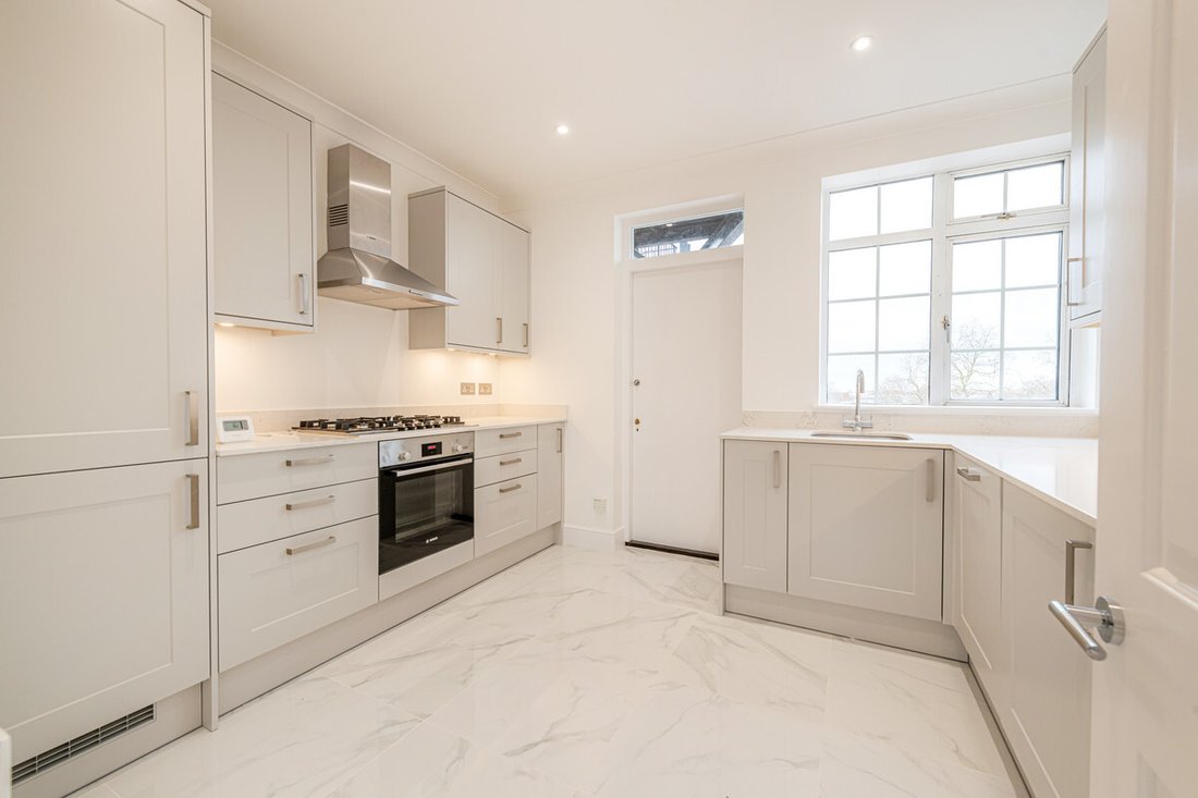 Apartment in Hyde Park, Westminster, England 4 - 18694414