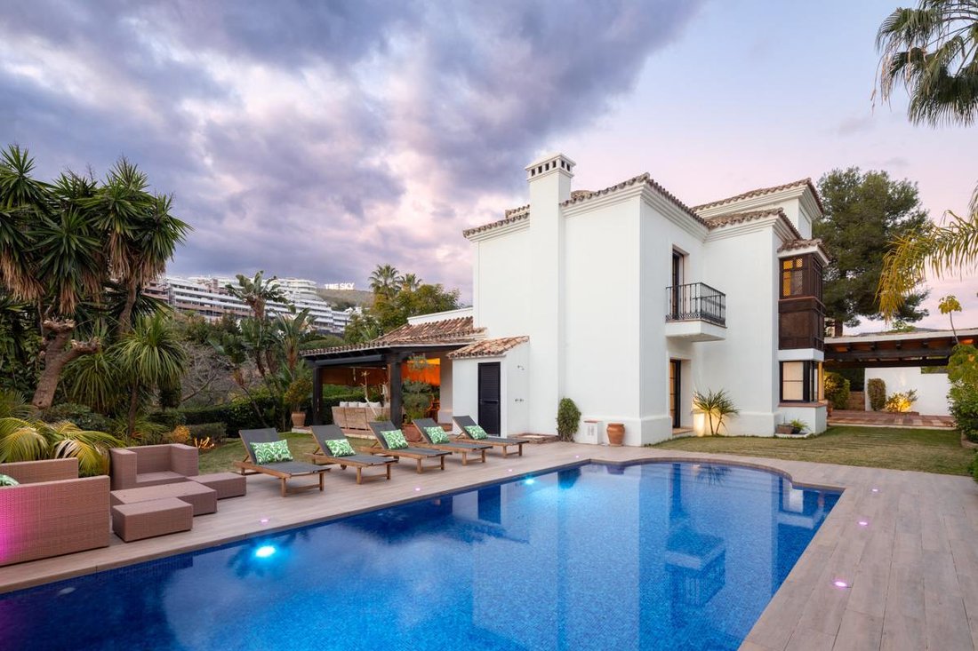 Villa in La Quinta, Benahavis, Andalusia 2 - 18695008
