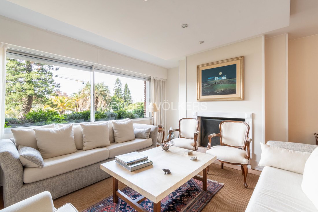 Apartment in Montevideo, Departamento de Montevideo, Uruguay 5 - 18695697