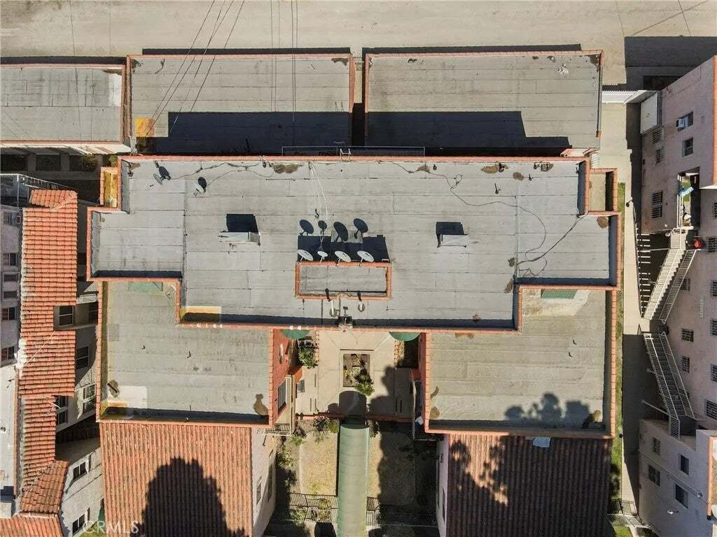 Los Angeles, California, United States 4 - 18695364