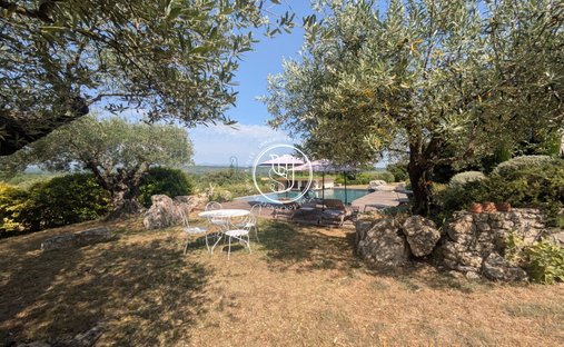 Villa en Uzès, Occitania, Francia 1