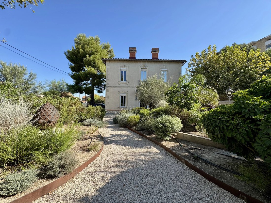 Country House in Mazargues, Marseille, Provence-Alpes-Côte d'Azur 2 - 18695581
