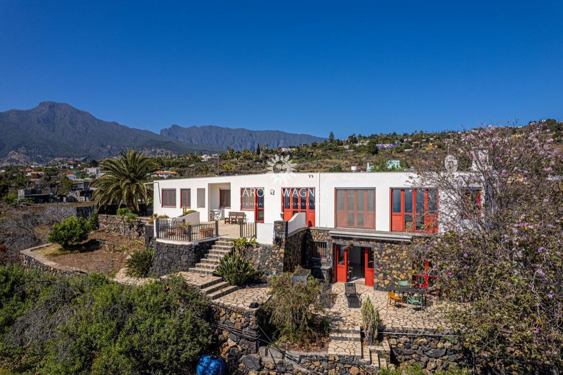 Villa in Los Llanos de Aridane, Canary Islands, Spain 2 - 18695822