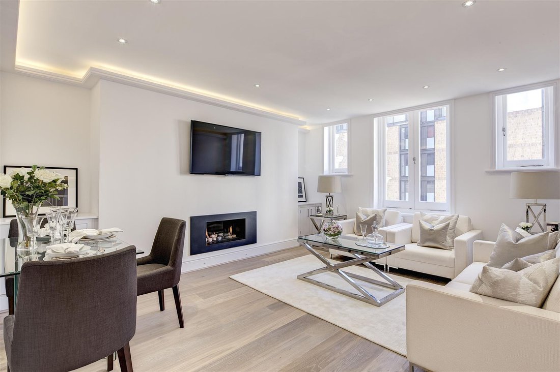 Apartment in Knightsbridge, Kensington And Chelsea, England 2 - 18695851