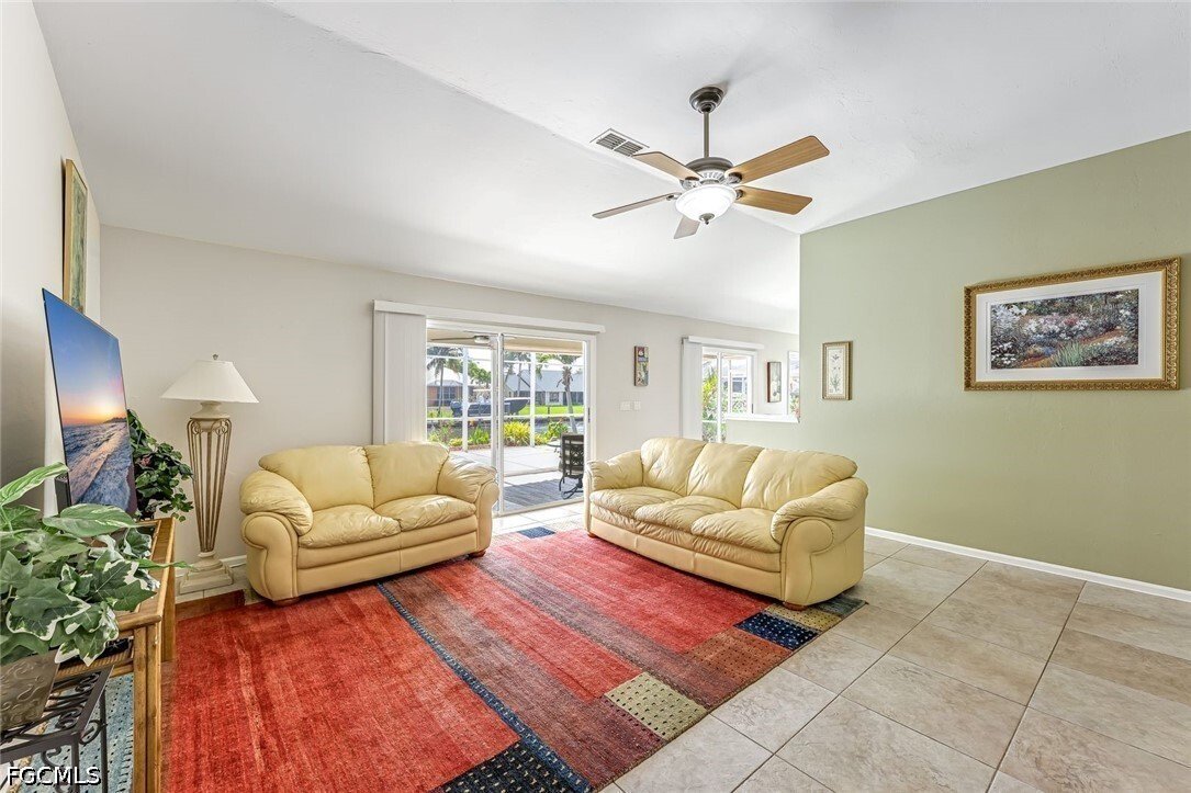 House in Cape Coral, Florida, United States 3 - 18695571