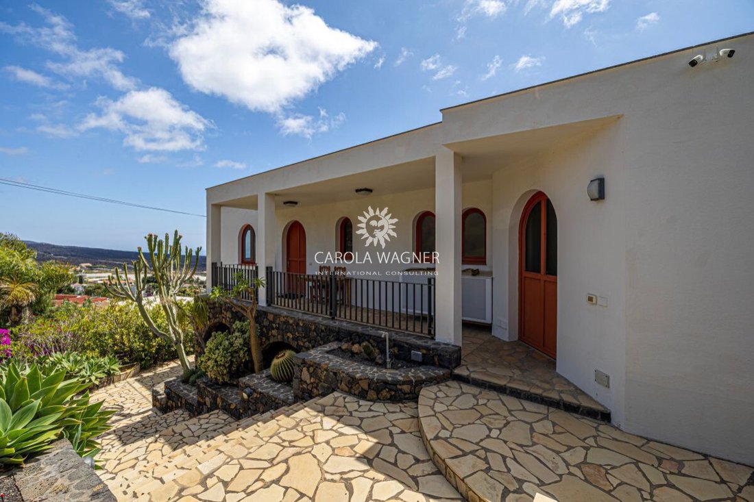 Villa in Los Llanos de Aridane, Canary Islands, Spain 3 - 18695822