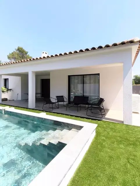 Villa in Forcalqueiret, Provence-Alpes-Côte d'Azur, France 1 - 18248510