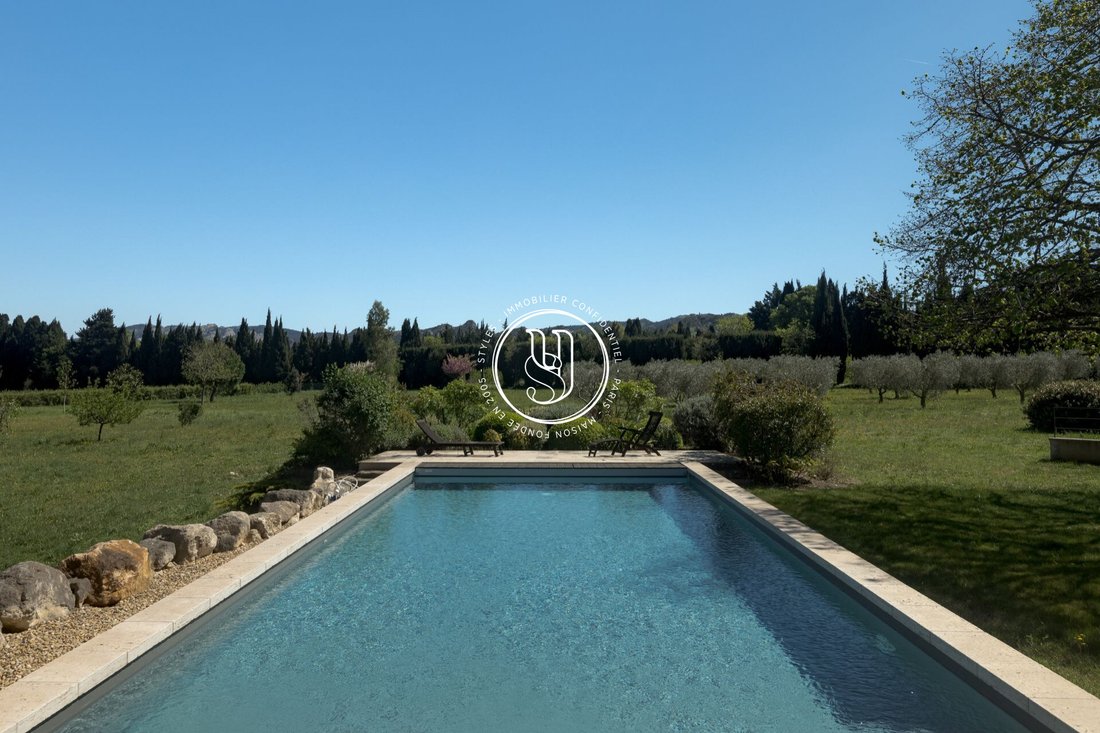 Villa in Saint-Rémy-de-Provence, Provence-Alpes-Côte d'Azur, France 2 - 18695834