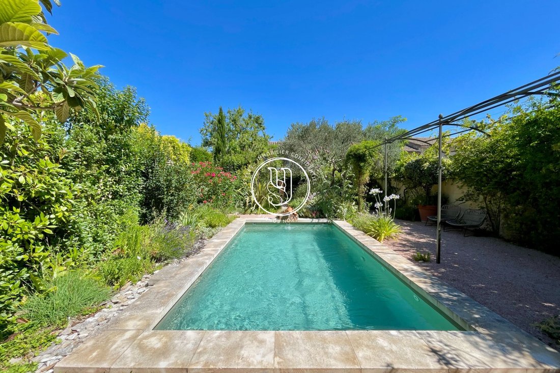 Villa in Saint-Rémy-de-Provence, Provence-Alpes-Côte d'Azur, France 2 - 18695852