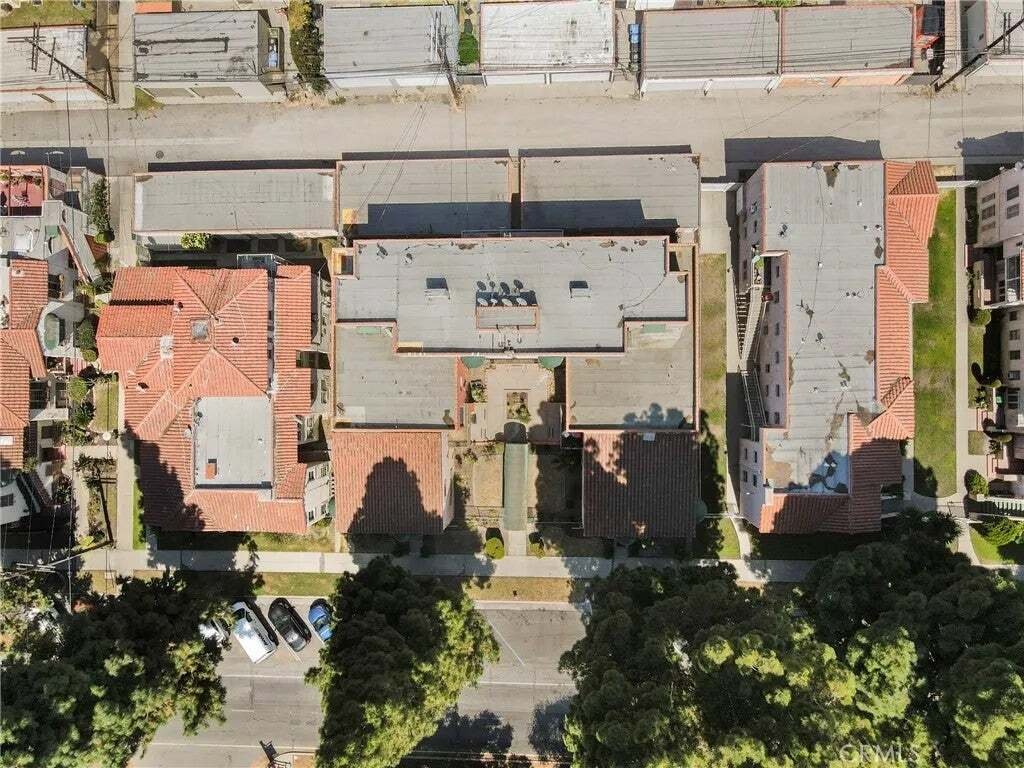 Los Angeles, California, United States 5 - 18695364