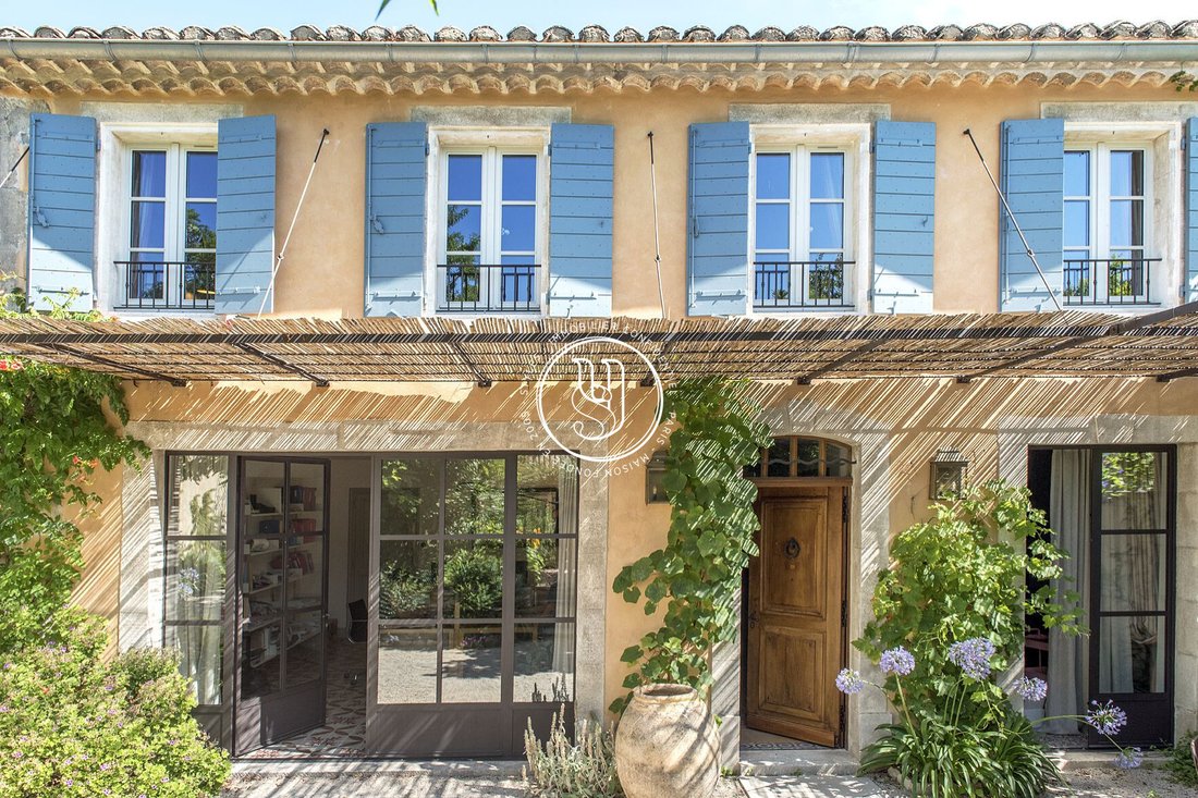 Villa in Saint-Rémy-de-Provence, Provence-Alpes-Côte d'Azur, France 1 - 18695852