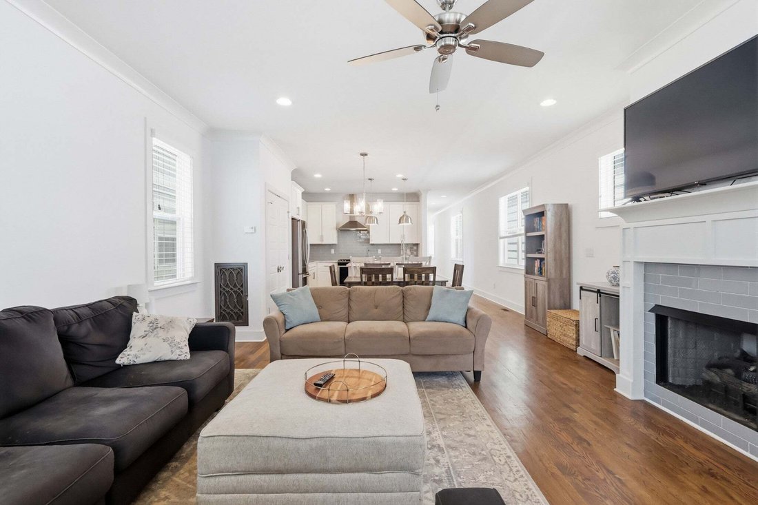 Co Op in Nashville, Tennessee, United States 4 - 18695499
