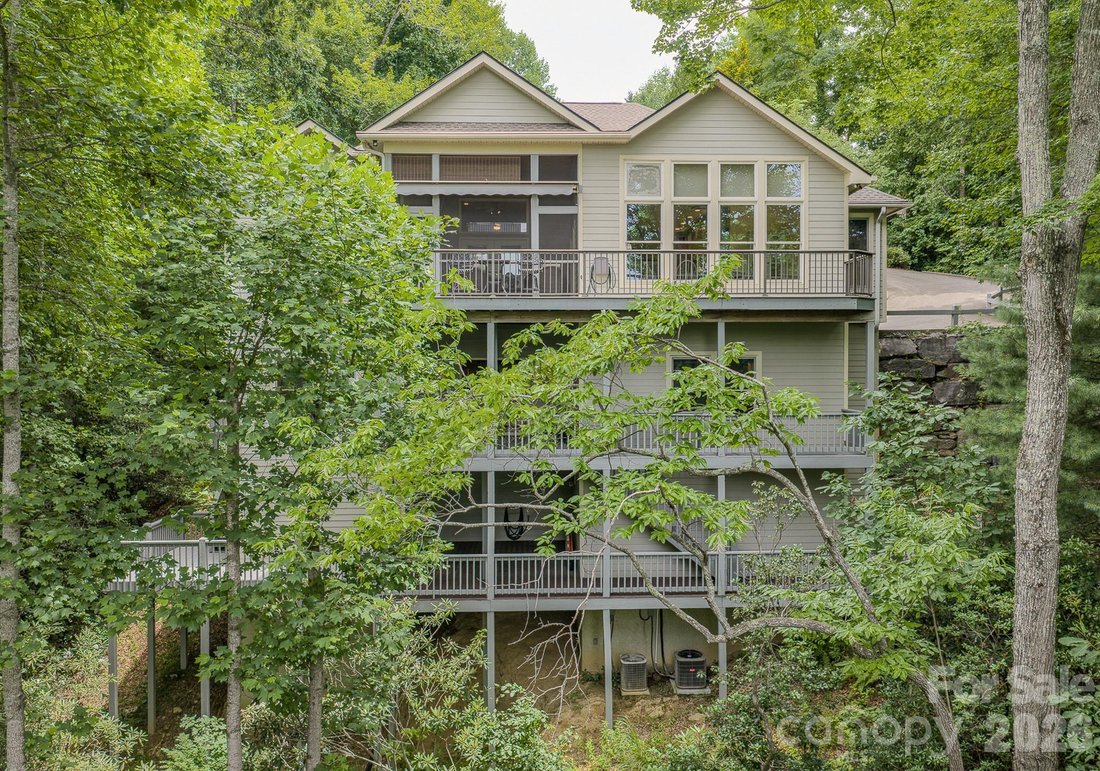 House in Laurel Park, North Carolina, United States 2 - 18695594