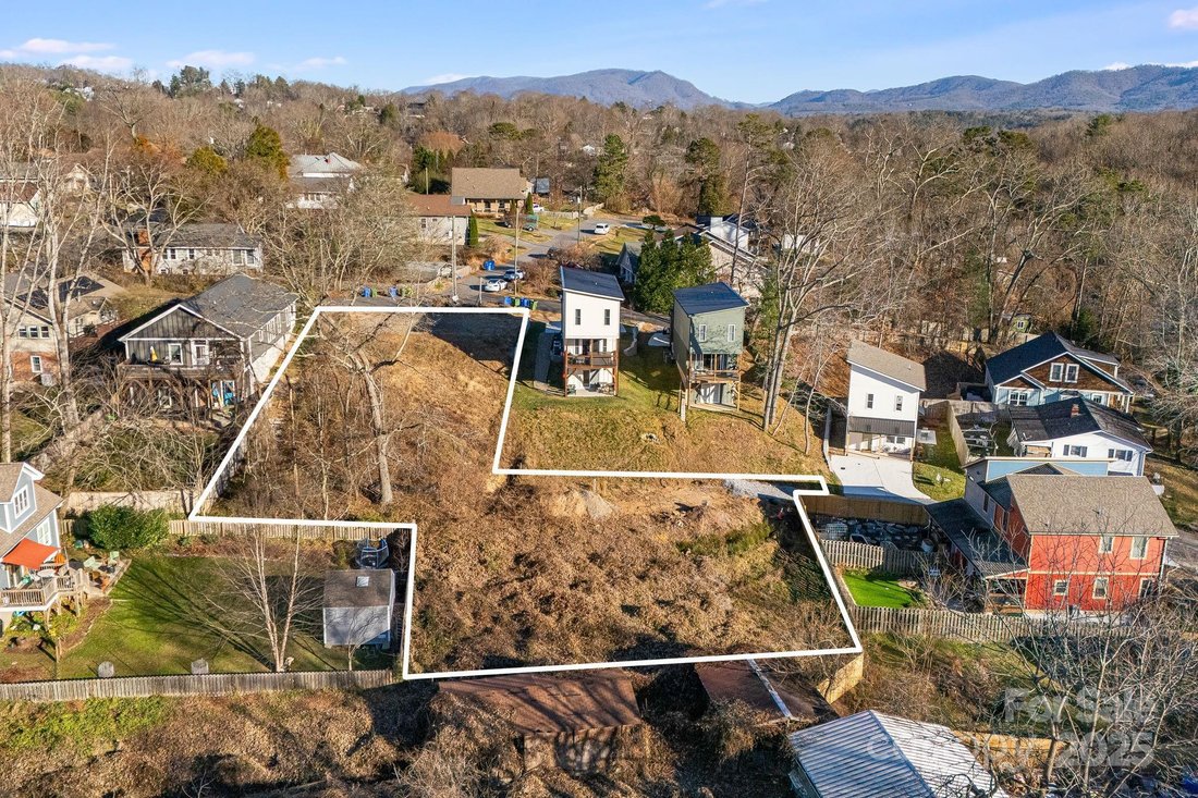 Land in Asheville, North Carolina, United States 1 - 18695590