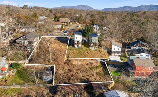 Land in Asheville, North Carolina, Vereinigte Staaten 1