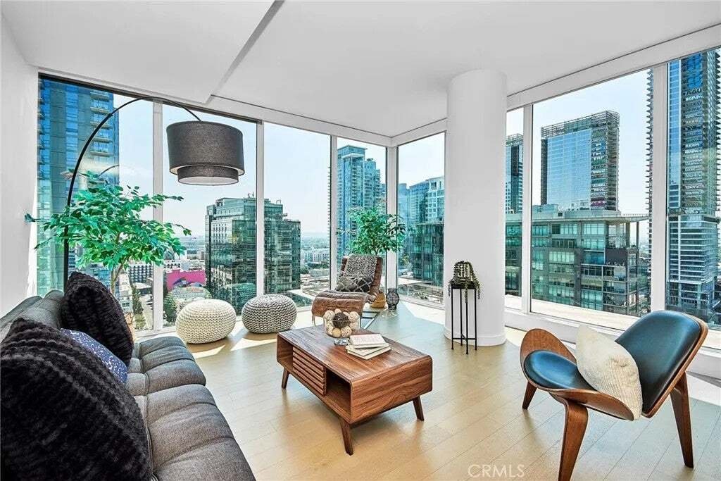 Condo in Los Angeles, California, United States 3 - 18695389